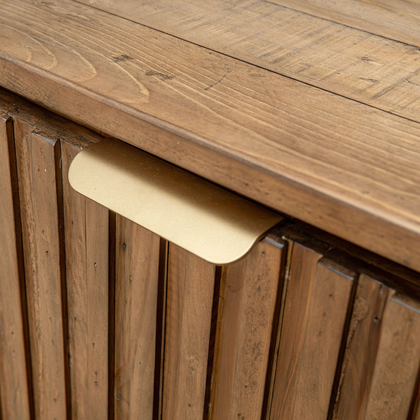 Britanica Sideboard 63"