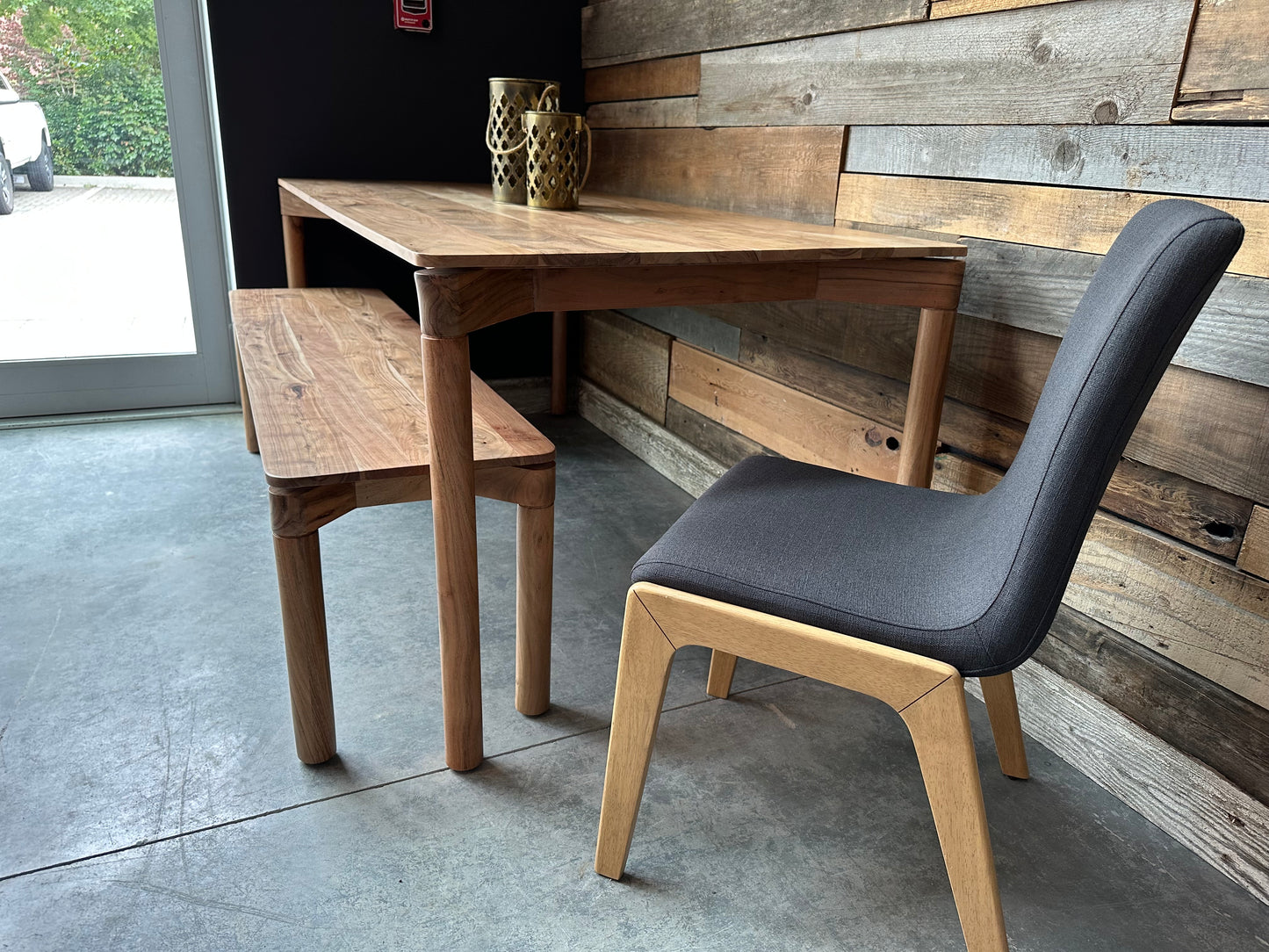 Emma Dining Table - Medium - 35"x71"