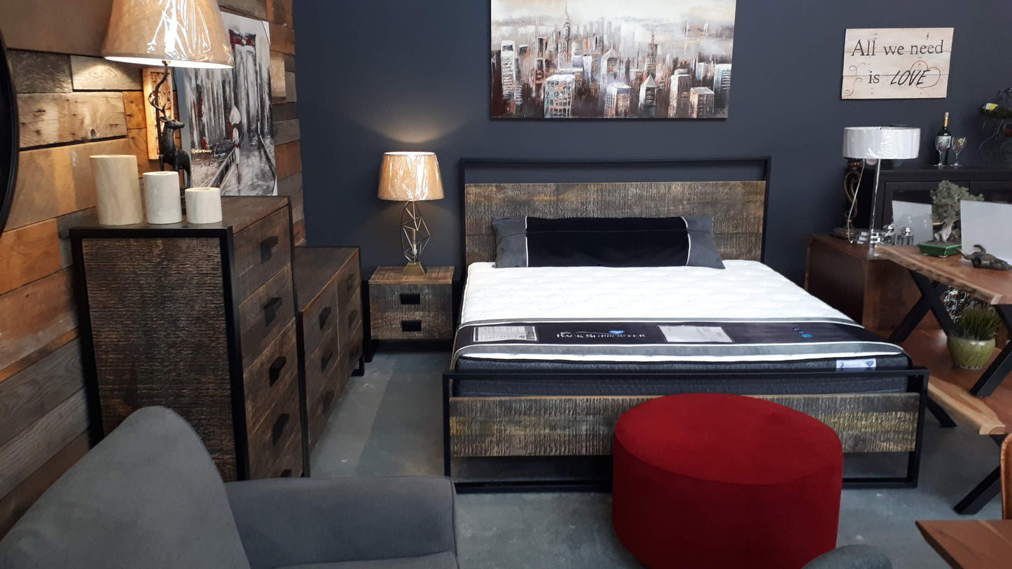 Wyatt King Bed - Black Patina
