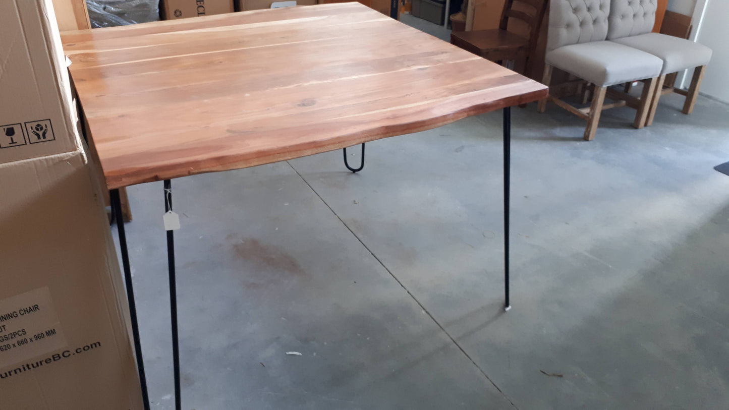 Bombay Live Edge - Pub/Patio Table