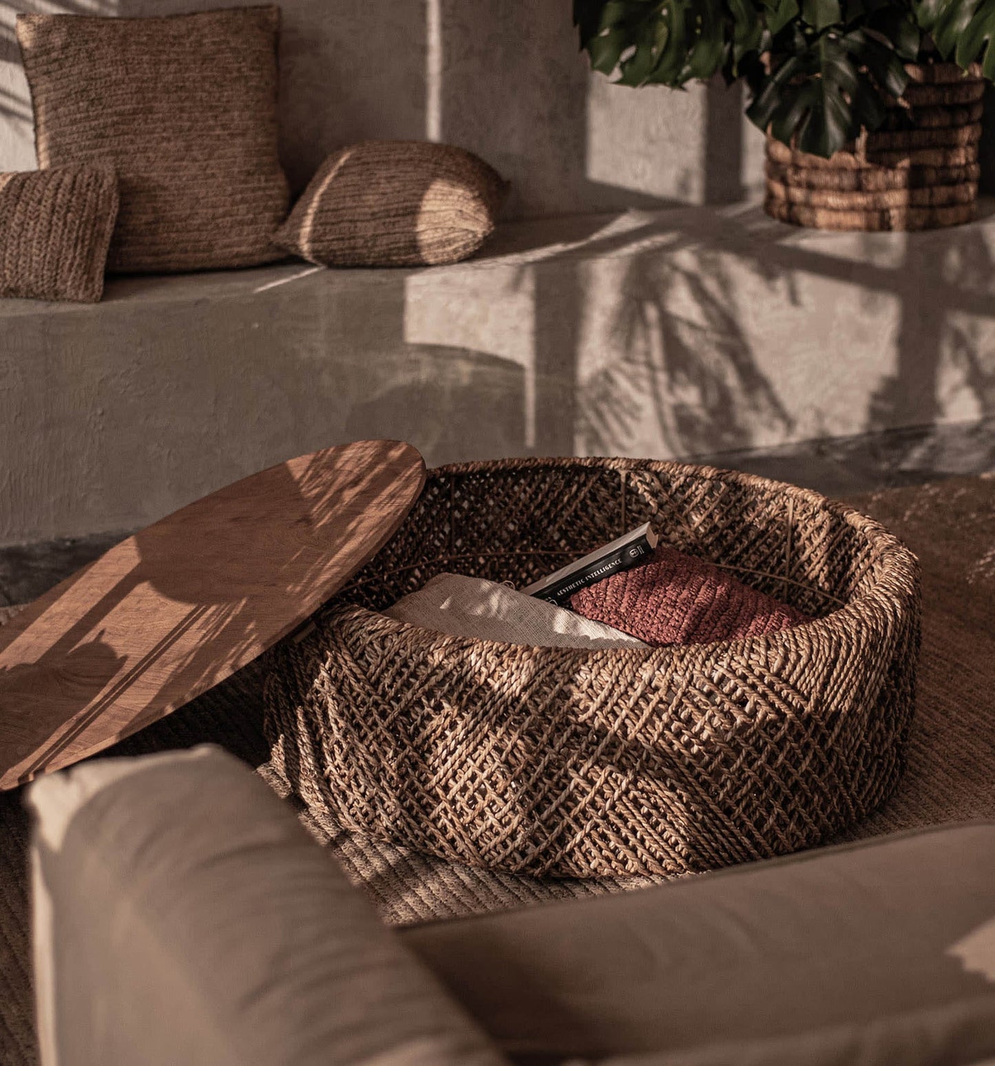 Knut Coffee Table - 39" Round