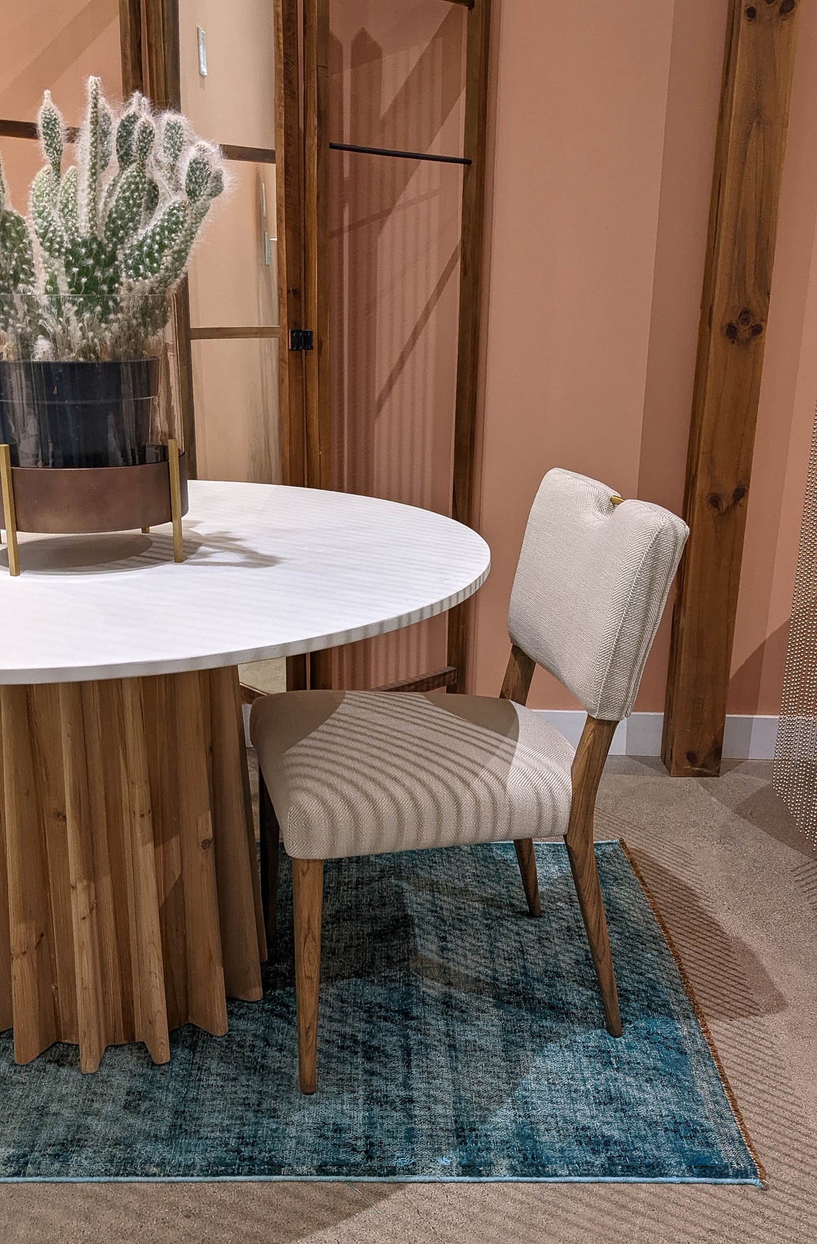 Sculpture Round Dining Table - 47"