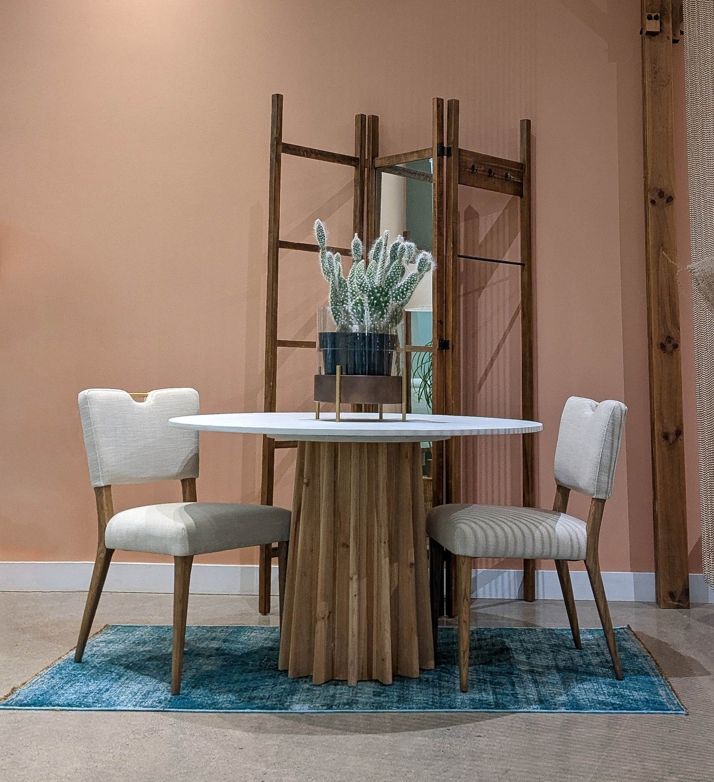 Sculpture Round Dining Table - 47"