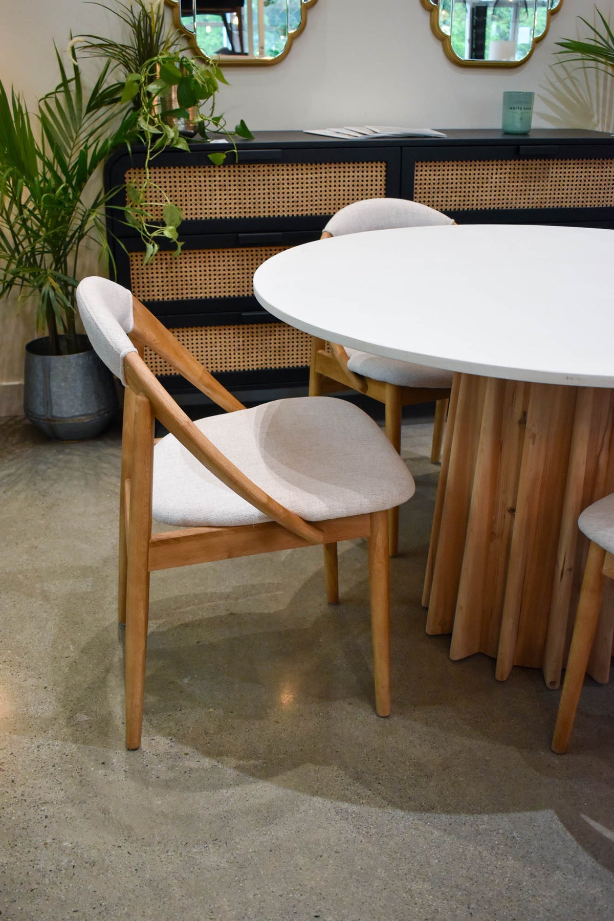 Sculpture Round Dining Table - 47"