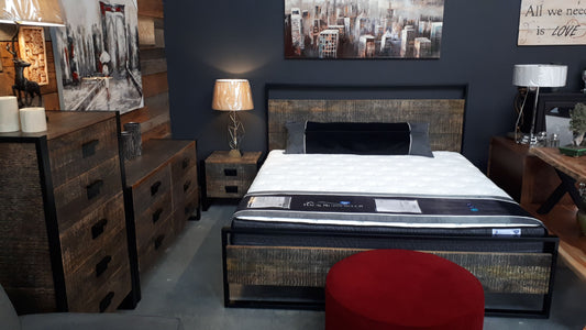 Wyatt Complete King Bedroom Set - Black Patina